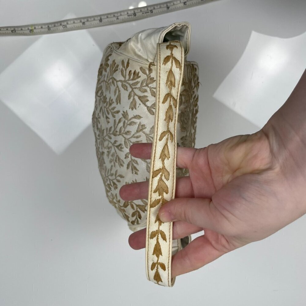 Vintage Cream and Brown Leather Embroidered Floral Purse - Picture 9 of 12